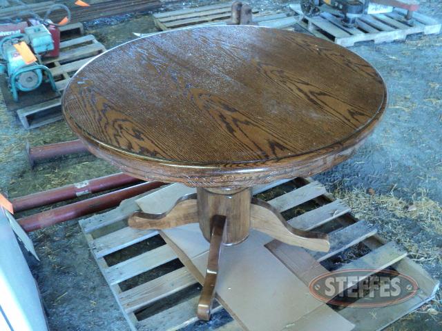 Round oak pedestal dining table,_1.JPG